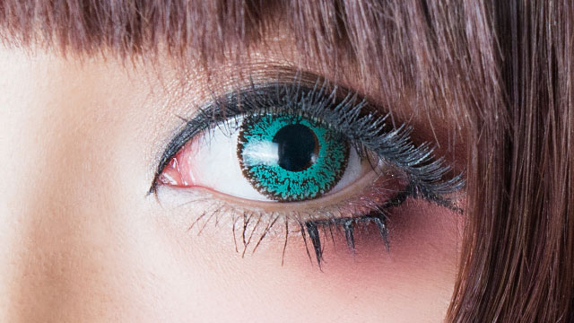 ドルチェ コンタクト パーフェクトシリーズ ワンデー 翡翠グリーンの装着画像・レンズ画像・パッケージ箱画像レポ